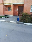 Замена урны возле подъезда по ул. Пионерская, д.18Г